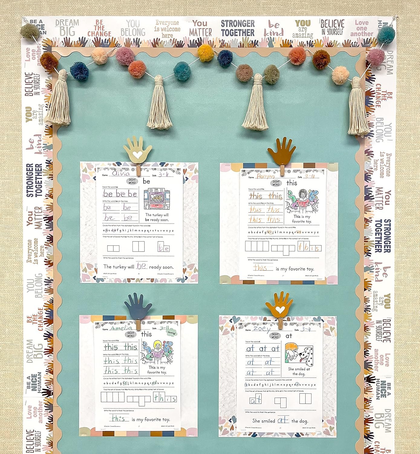 Wholesale Everyone is Welcome Pom-Poms and Tassels Garland Supplier Wholesale Everyone is Welcome Pom-Poms and Tassels Garland Supplier