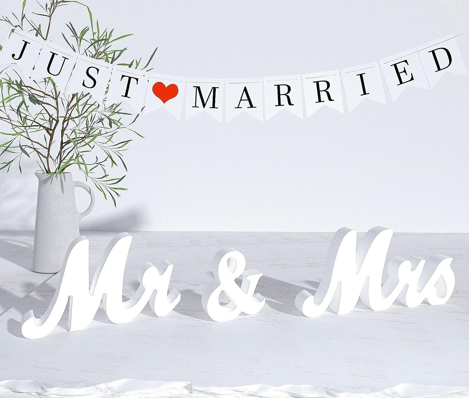 Wholesale Large White Wooden Mr and Mrs Sign with Just Married Banner Wedding Table Anniversary Decorations Supplier