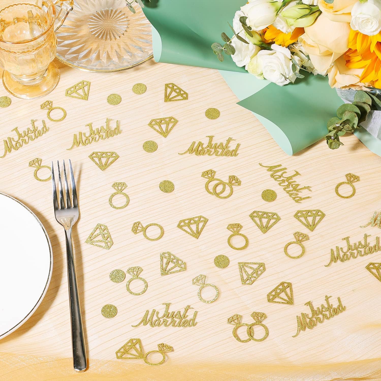 Wholesale 300pcs Gold Wedding Confetti Just Married Diamond Ring Dots Bridal Shower Bachelor Party Table Decorations Supplier