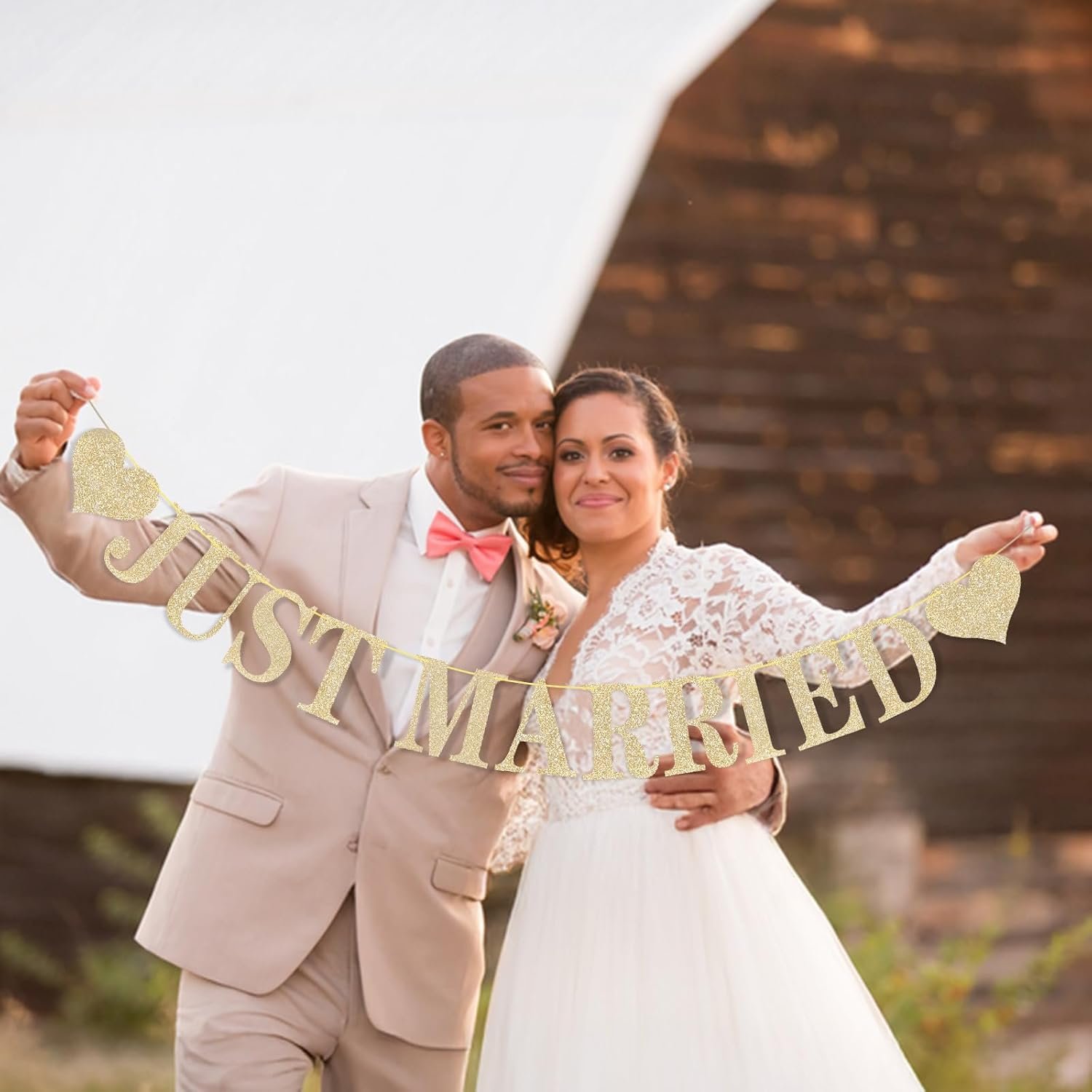Wholesale Pre-Strung Gold Glitter Just Married Banner No DIY Wedding Sign for Reception Ceremony Party Car Decorations Supplier Wholesale Pre-Strung Gold Glitter Just Married Banner No DIY Wedding Sign for Reception Ceremony Party Car Decorations Supplier