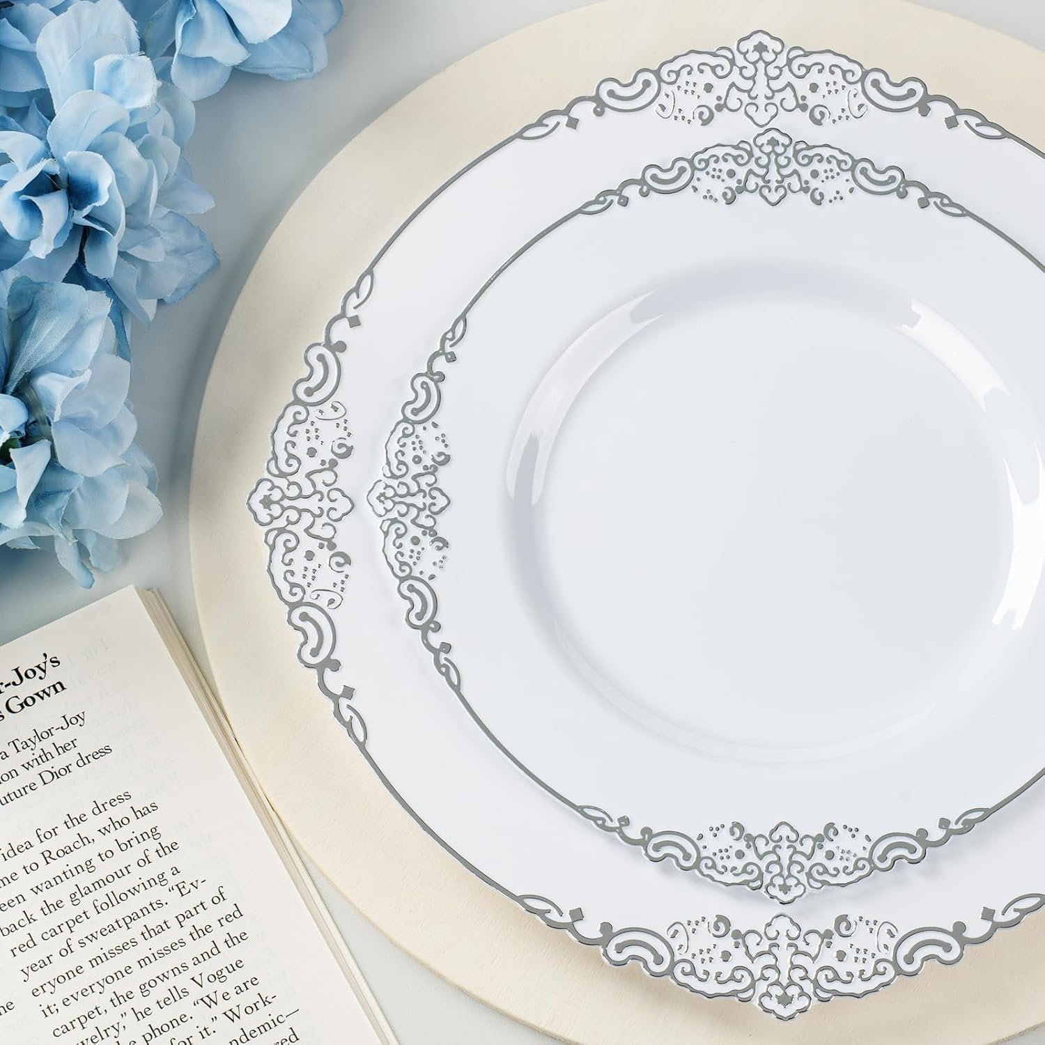 Wholesale 350PCS Silver Plastic Plates for 50 Guests Disposable Dinnerware Sets 100 Silver Rim Plates 50 Silverware 50 Pre-Rolled Napkins Party Wedding Decor Supplier