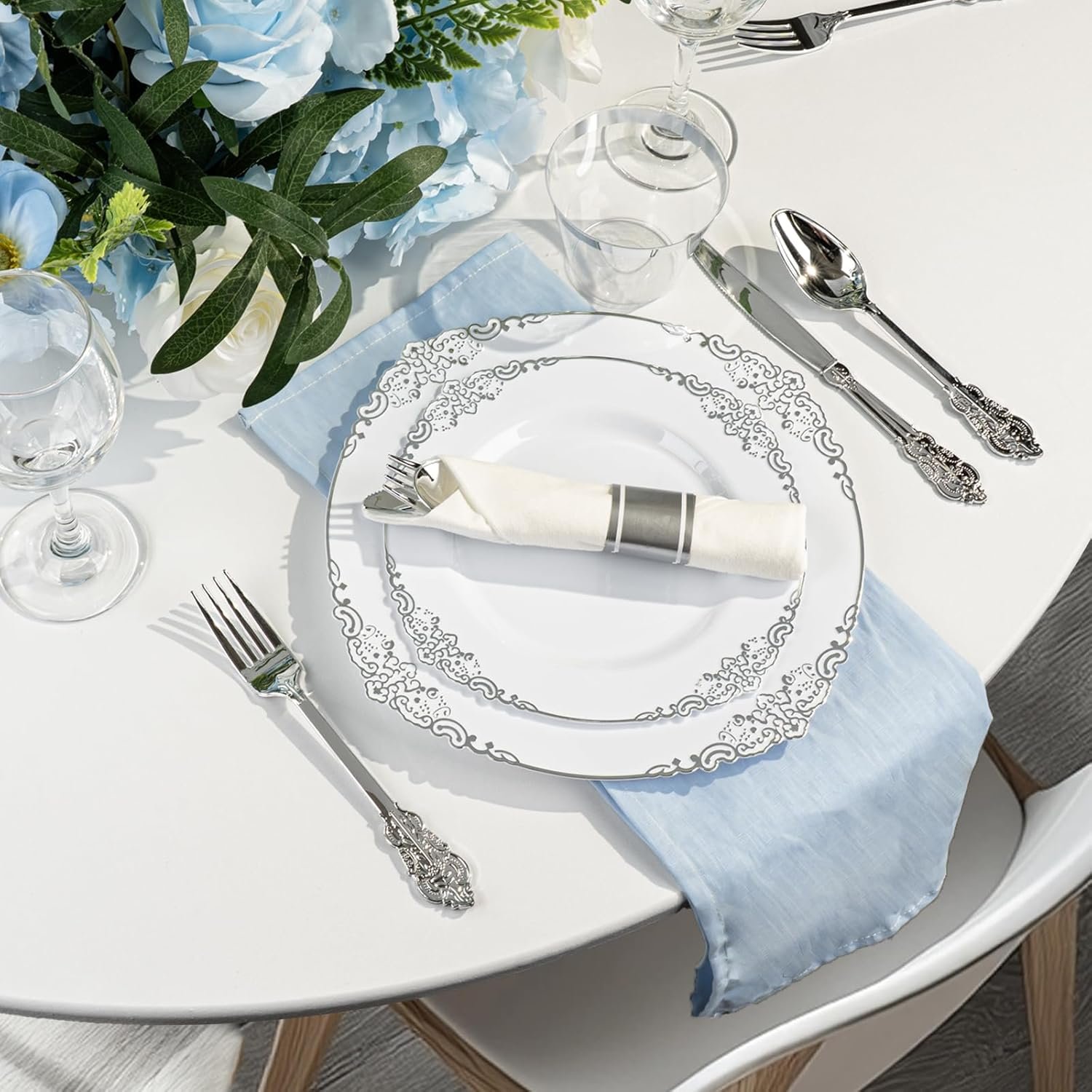 Wholesale 350PCS Silver Plastic Plates for 50 Guests Disposable Dinnerware Sets 100 Silver Rim Plates 50 Silverware 50 Pre-Rolled Napkins Party Wedding Decor Supplier