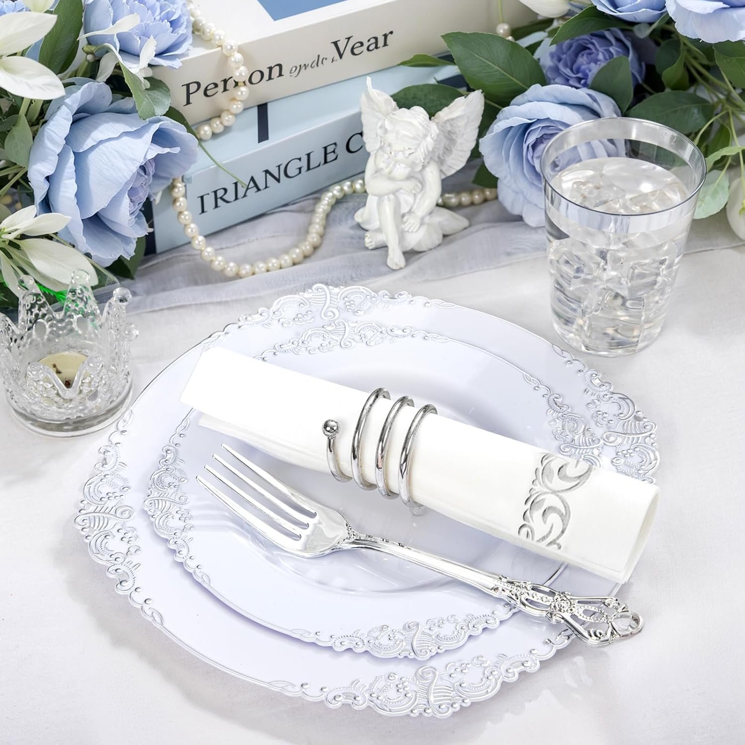 Wholesale 700PCS Silver White Disposable Plastic Plates Dinnerware Set 200 Plates 300 Heavy Duty Silverware 100 Cups 100 Napkins Wedding Party Supplier