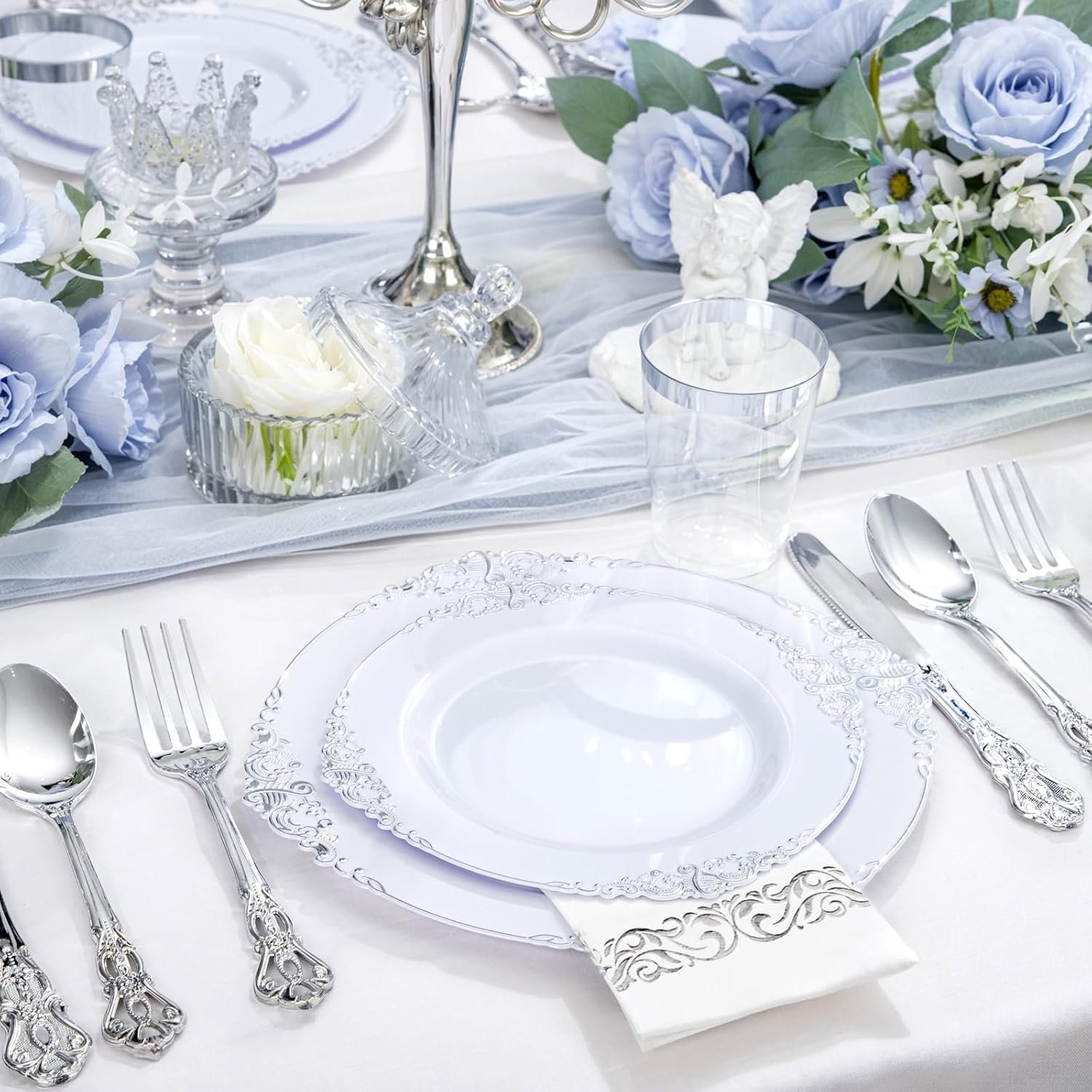 Wholesale 700PCS Silver White Disposable Plastic Plates Dinnerware Set 200 Plates 300 Heavy Duty Silverware 100 Cups 100 Napkins Wedding Party Supplier