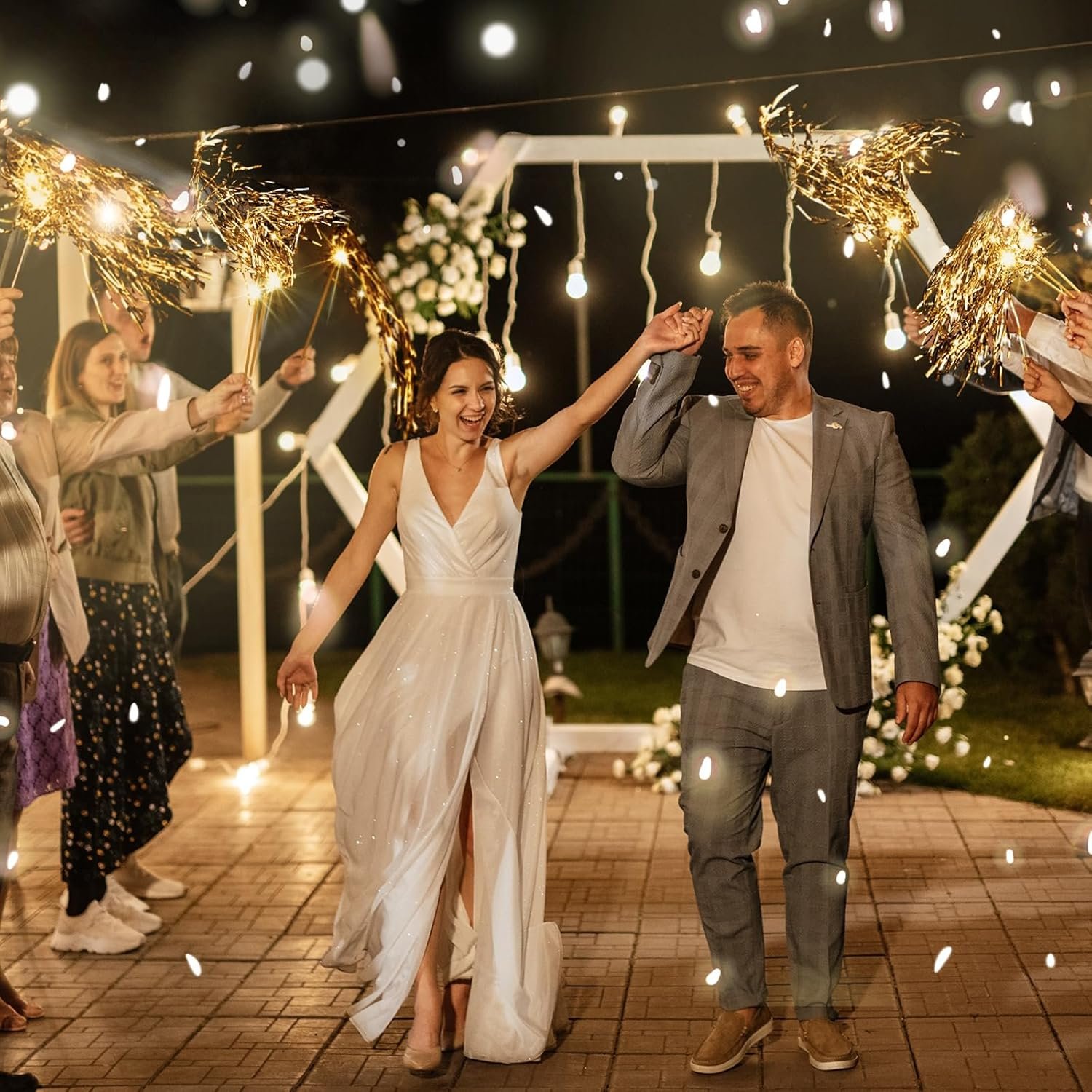 Wholesale 100 Pcs LED Lighted Tinsel Wedding Wands Streamers Sparklers Champagne for Wedding Send-Off Exits Birthday Party Props Favors Supplier Wholesale 100 Pcs LED Lighted Tinsel Wedding Wands Streamers Sparklers Champagne for Wedding Send-Off Exits Birthday Party Props Favors Supplier