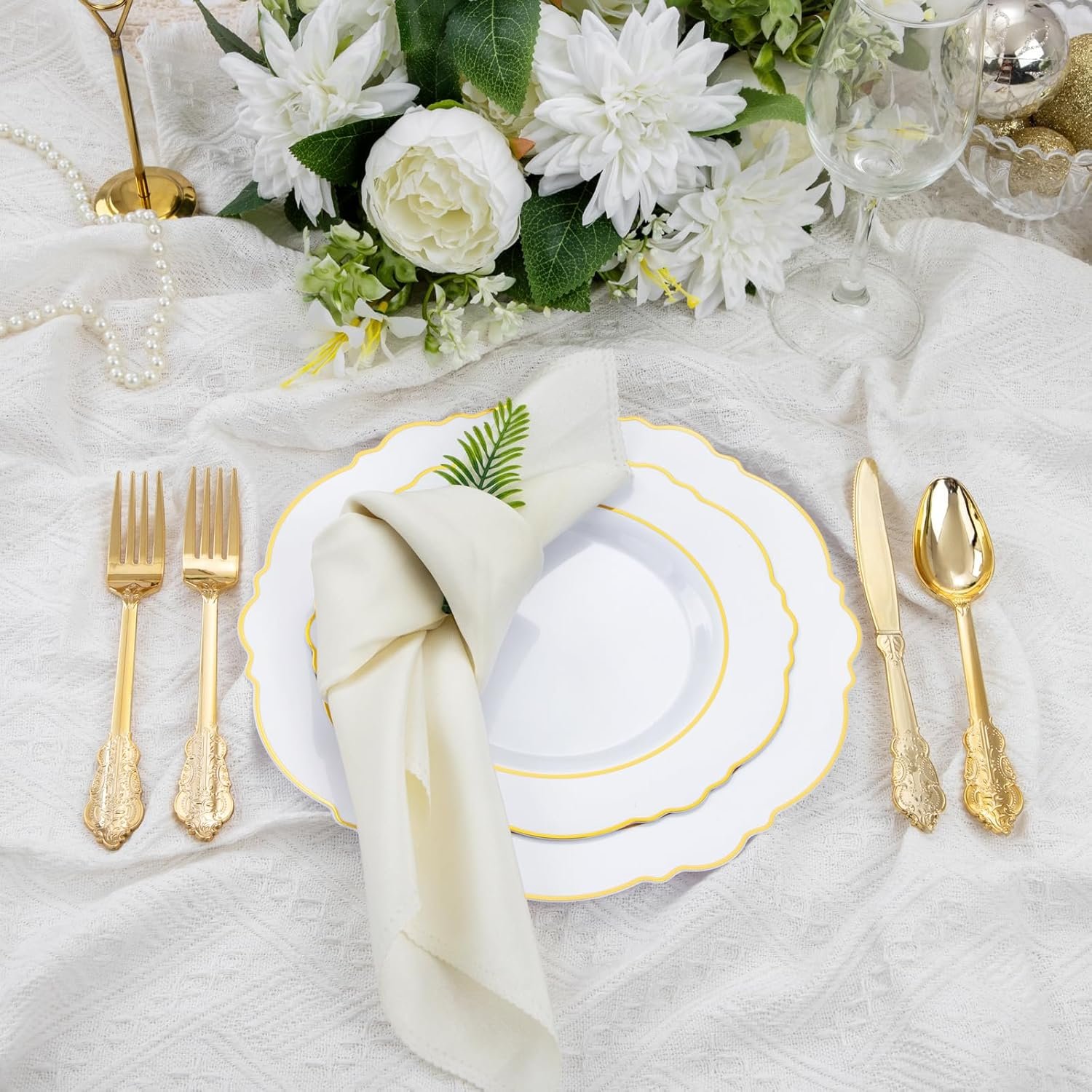 Wholesale 350PCS Disposable White Gold Plastic Plates for 50 Guests Baroque Dinnerware 100 Plates 50 Pre-Rolled Napkins with Silverware 50 Cups Wedding New Years Supplier