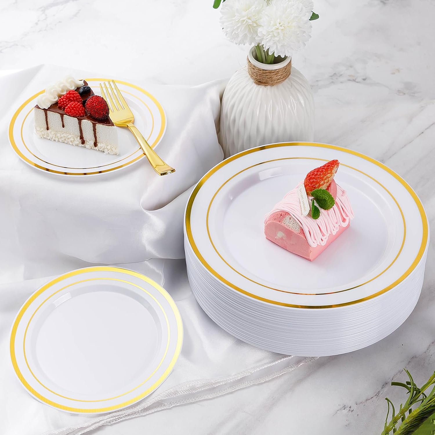Wholesale 600 Pieces Gold Plastic Disposable Party Plates Dinnerware Set for 100 Guests 100 Dinner 100 Dessert Plates 100 Spoons 100 Forks 100 Knives 100 Cups Supplier