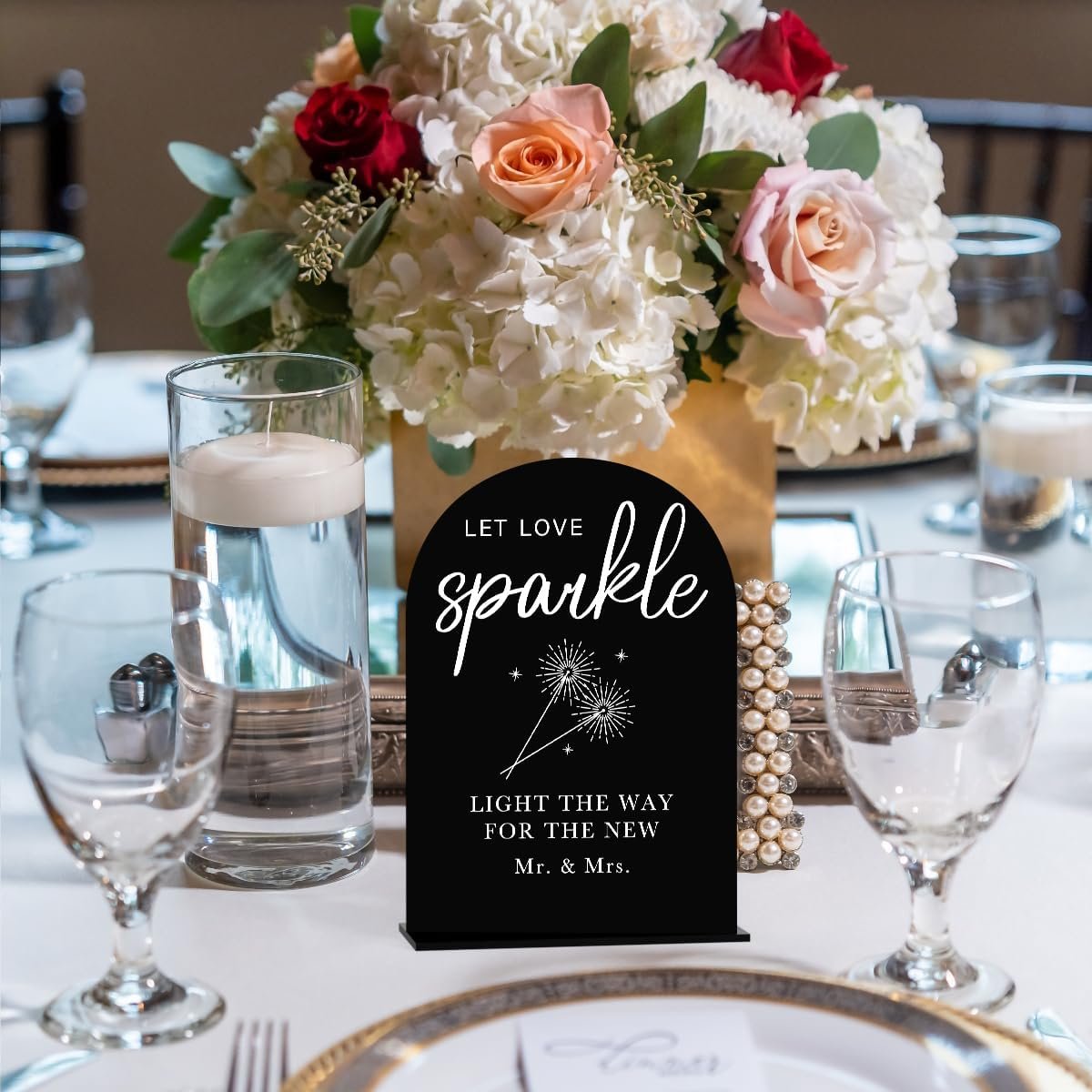 Wholesale Modern Minimalist Acrylic 'Let Love Sparkle' Tabletop Arch Wedding Sign Black 5x7 Inch Supplier Wholesale Modern Minimalist Acrylic 'Let Love Sparkle' Tabletop Arch Wedding Sign Black 5x7 Inch Supplier