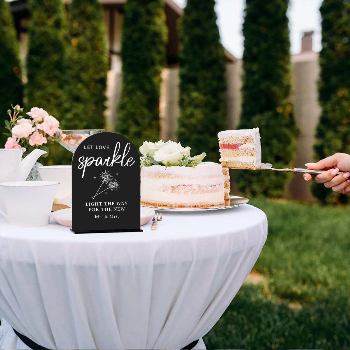 Wholesale Modern Minimalist Acrylic 'Let Love Sparkle' Tabletop Arch Wedding Sign Black 5x7 Inch Supplier Wholesale Modern Minimalist Acrylic 'Let Love Sparkle' Tabletop Arch Wedding Sign Black 5x7 Inch Supplier