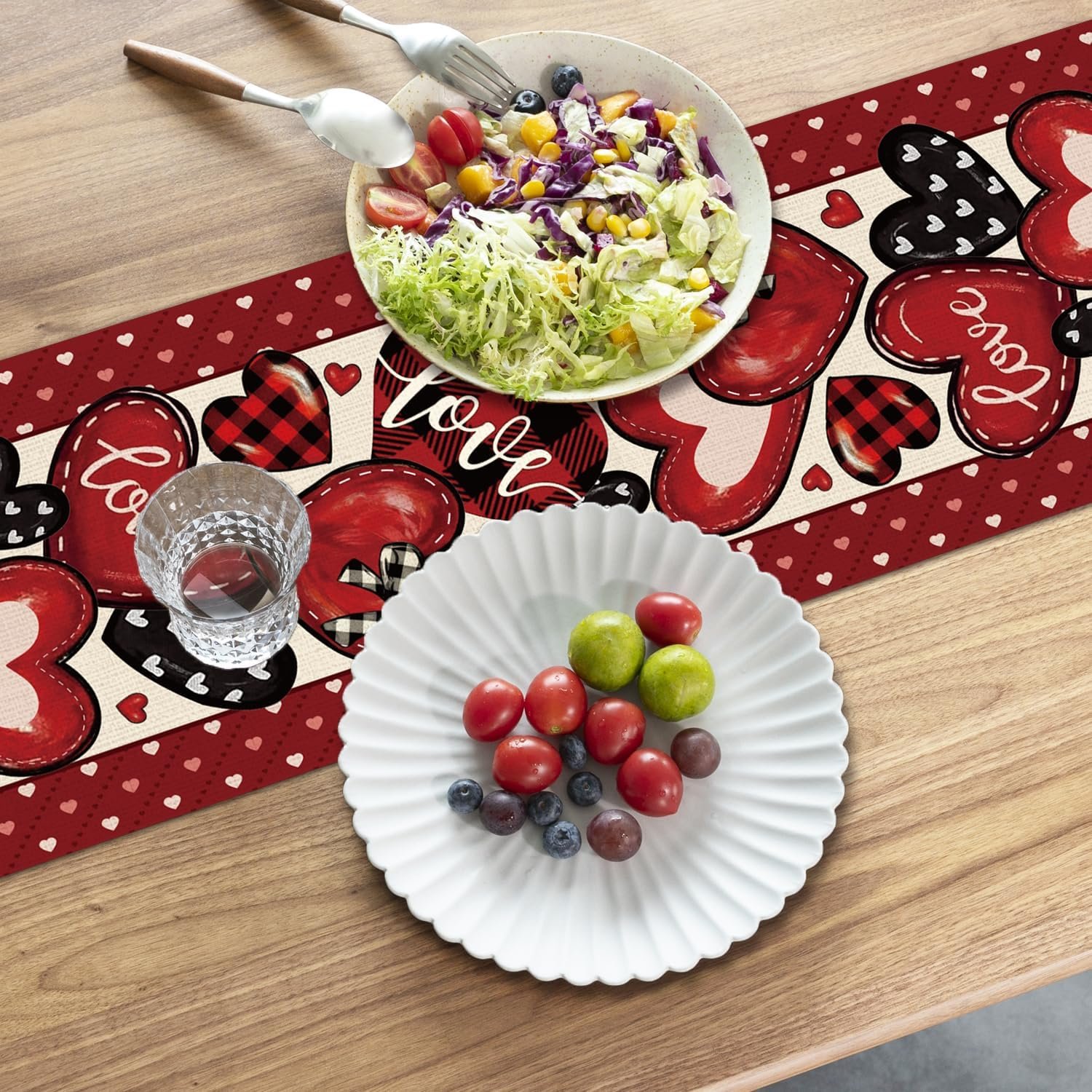Wholesale Valentines Day Red Black Hearts Buffalo Plaid Love Linen Table Runner Farmhouse Rustic Holiday Decor for Dining Kitchen Party Wedding (72