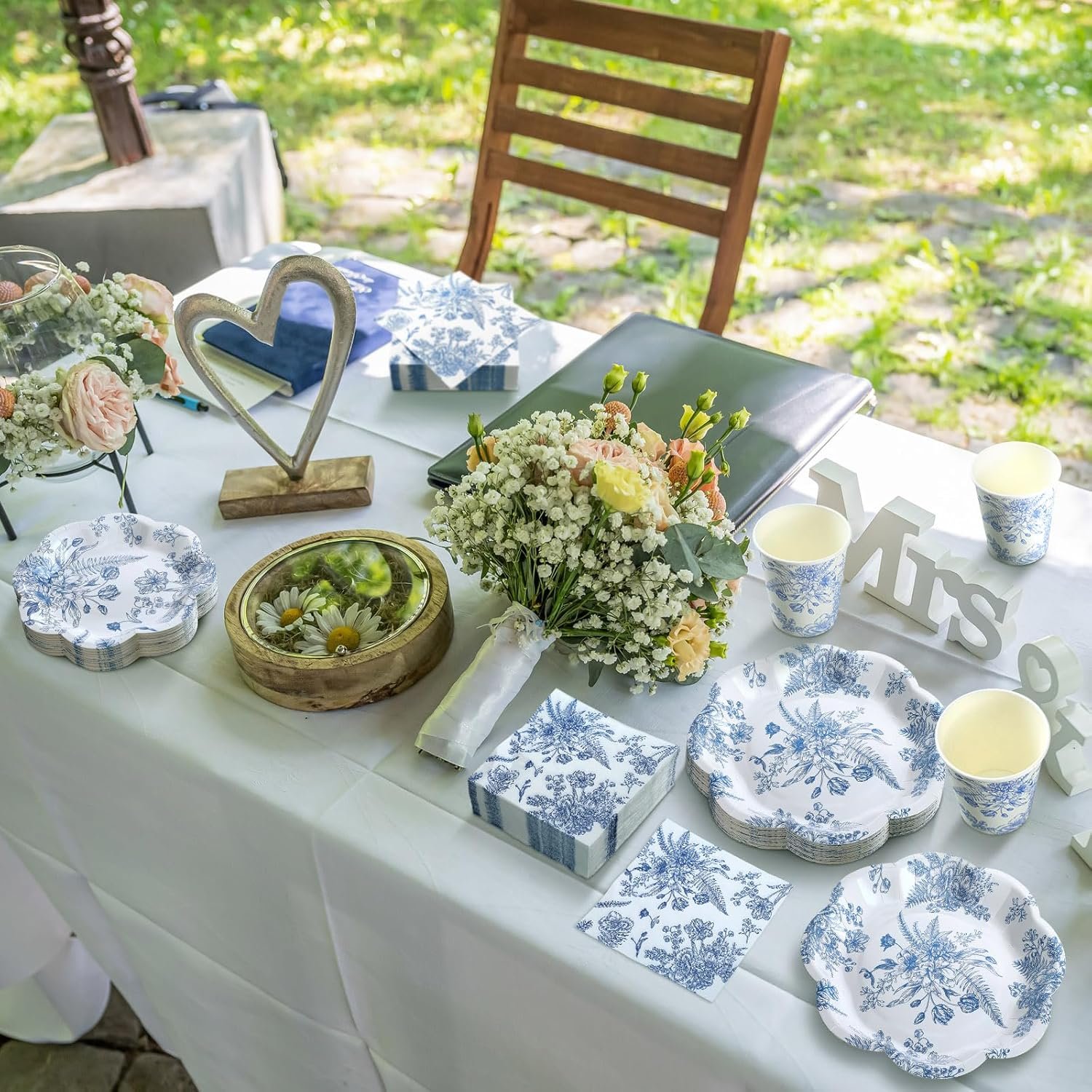 Wholesale 250 Pcs Blue Floral Disposable Plates Napkins Cups Set for 50 Guests Paper Tableware for Wedding Bridal Shower Party Supplies Supplier