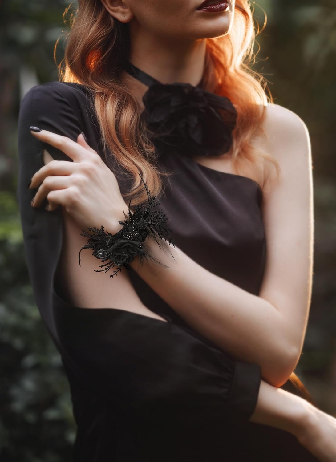 Wholesale Black Corsage and Boutonniere Set Wristlet for Men Prom Goth Wedding Supplier