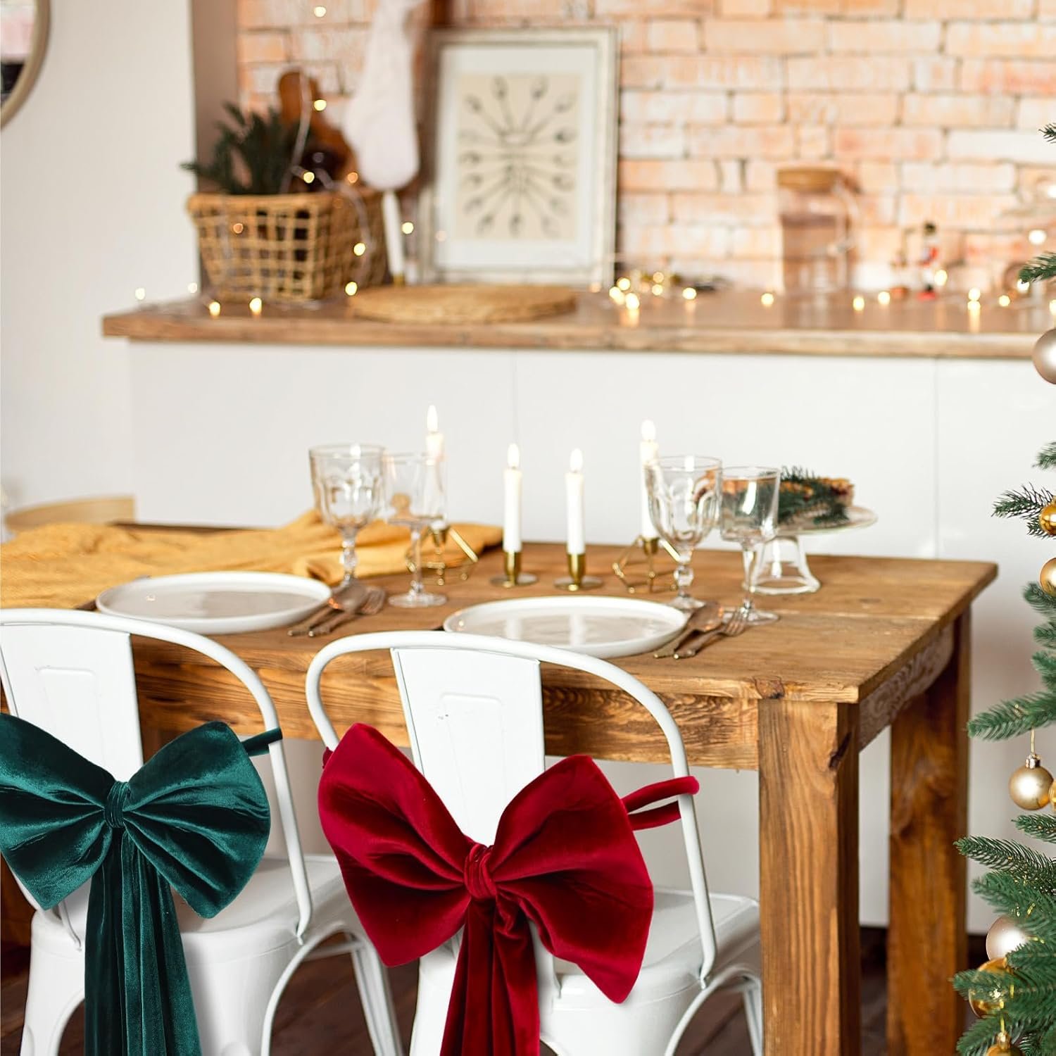 Wholesale 4 Pcs Red and Green Velvet Chair Bows Sashes 12 x 43 Inch Elegant Ribbons Tie Bands for Wedding Birthday Party Christmas Dining Room Decoration Supplier