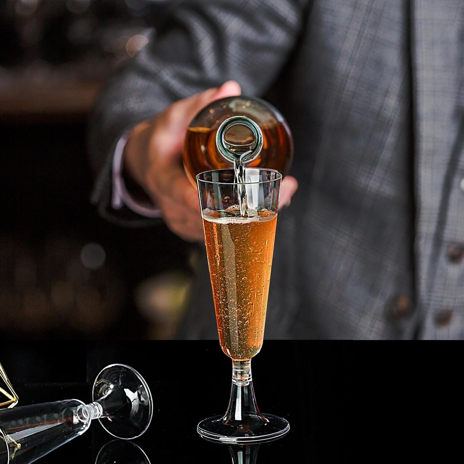 Wholesale 5 oz Disposable Clear Plastic Champagne Flutes 20 Pack Acrylic Mimosa Glasses for Wedding Toasting Graduation Birthday Party Bar Cocktail Supplies Supplier