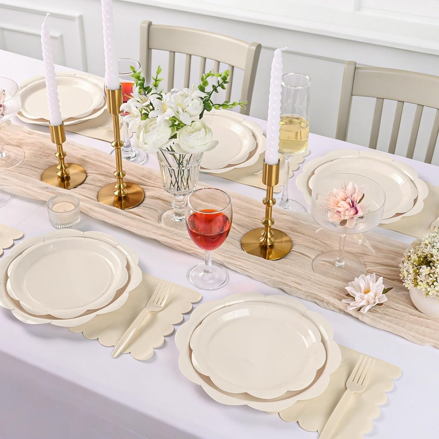 Wholesale 96 Pcs Ivory Disposable Paper Plates Napkins and Forks Set for 24 Guests Scalloped Tableware Party Supplies Baby Shower Bridal Wedding Supplier