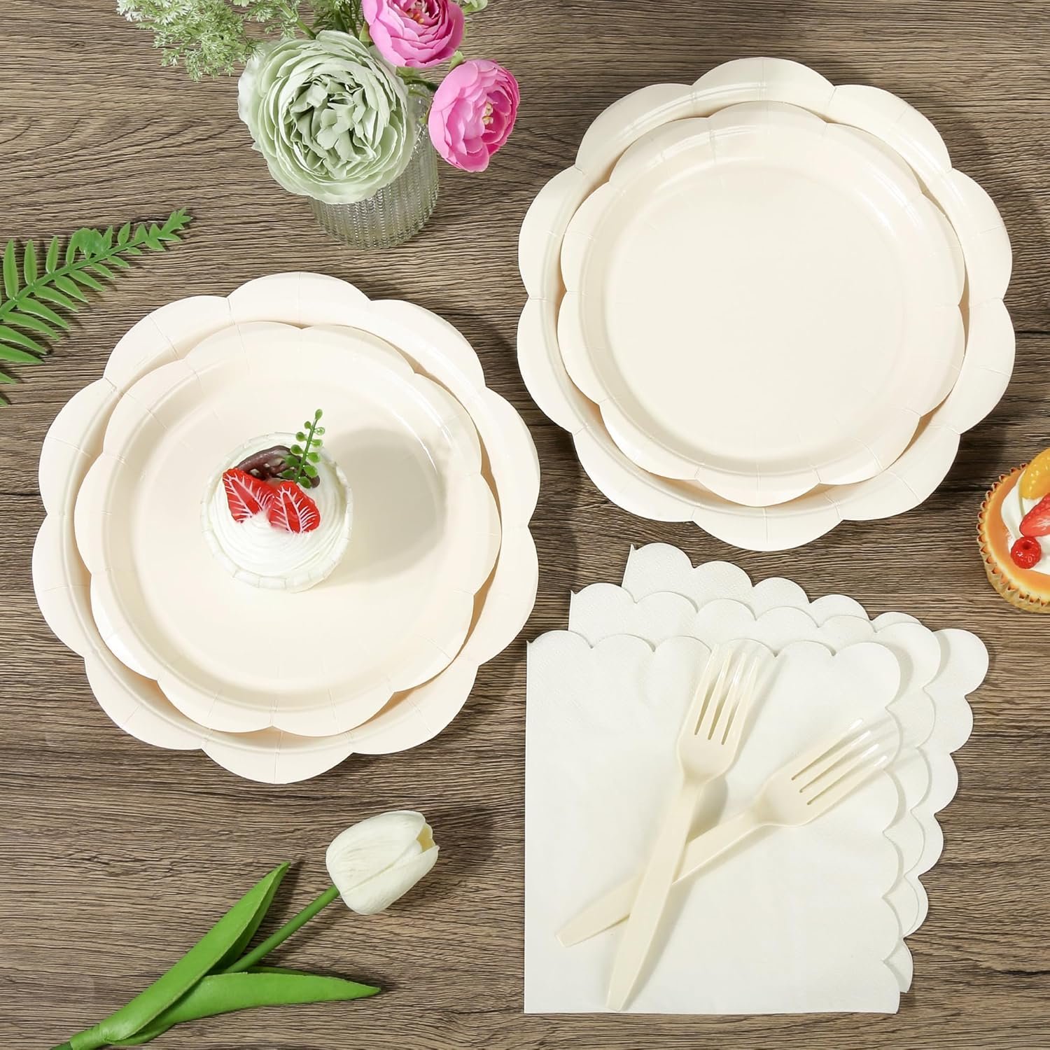Wholesale 96 Pcs Ivory Disposable Paper Plates Napkins and Forks Set for 24 Guests Scalloped Tableware Party Supplies Baby Shower Bridal Wedding Supplier