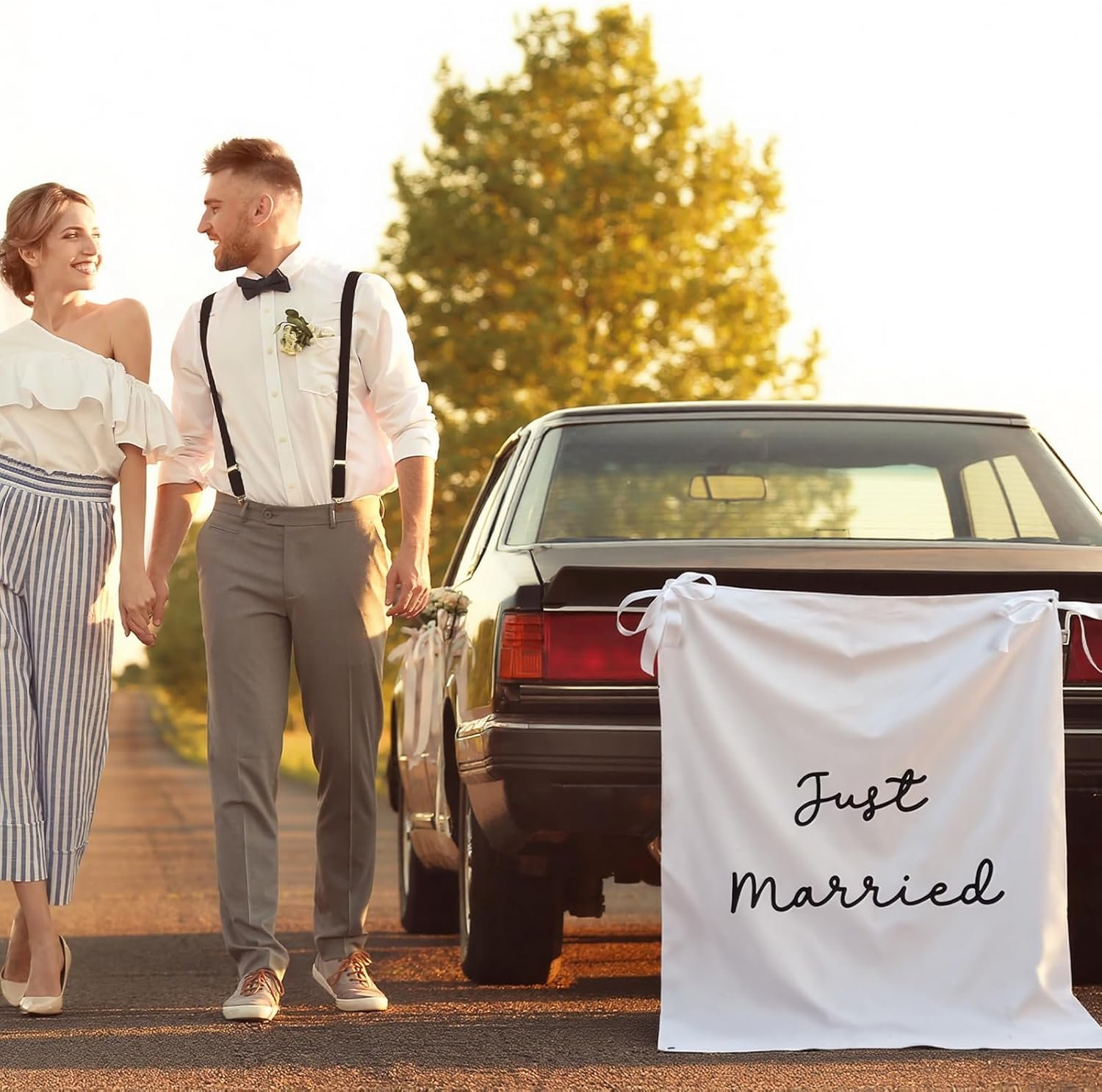 Wholesale 29x59 Inch Just Married Burlap Banner Wedding Fabric Backdrop with Ribbons and Hooks Rustic Boho Photo Props Sign for Marriage Party Indoor Outdoor Wall Hanging Decoration Supplier Wholesale 29x59 Inch Just Married Burlap Banner Wedding Fabric Backdrop with Ribbons and Hooks Rustic Boho Photo Props Sign for Marriage Party Indoor Outdoor Wall Hanging Decoration Supplier