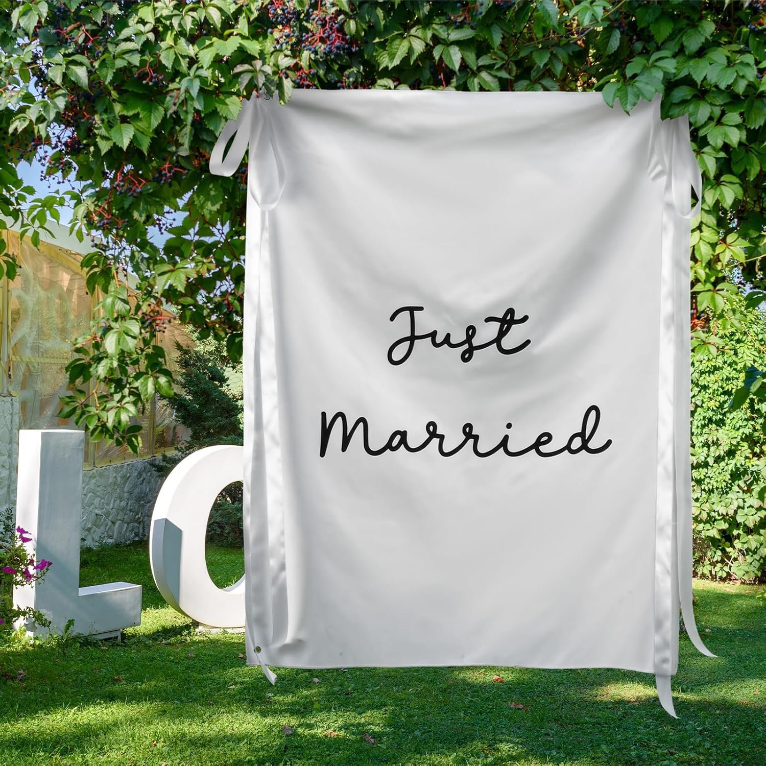 Wholesale 29x59 Inch Just Married Burlap Banner Wedding Fabric Backdrop with Ribbons and Hooks Rustic Boho Photo Props Sign for Marriage Party Indoor Outdoor Wall Hanging Decoration Supplier Wholesale 29x59 Inch Just Married Burlap Banner Wedding Fabric Backdrop with Ribbons and Hooks Rustic Boho Photo Props Sign for Marriage Party Indoor Outdoor Wall Hanging Decoration Supplier