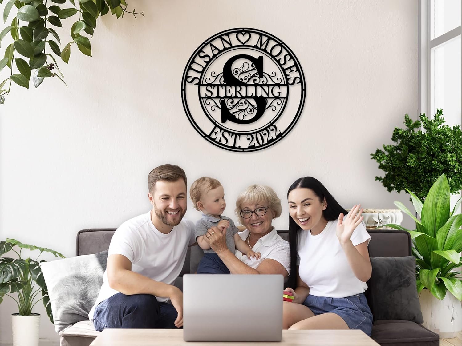 Wholesale Personalized Metal Name Signs Custom Last Name Signs for New Home Wedding Gifts Supplier