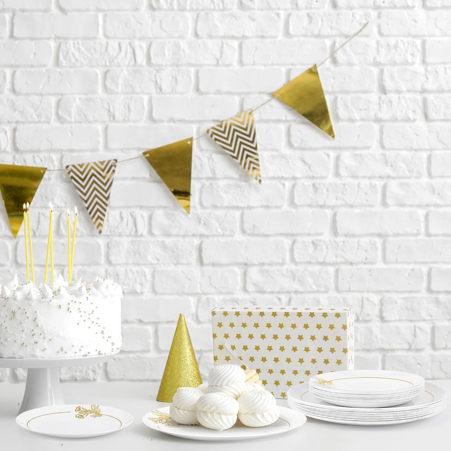 Wholesale 72 Pieces White and Gold Floral Plastic Plates Elegant Disposable Combo Set 36 Pcs 10.25 Inch Dinner Plates 36 Pcs 7.5 Inch Salad Plates Premium Party Tableware for Weddings Supplier