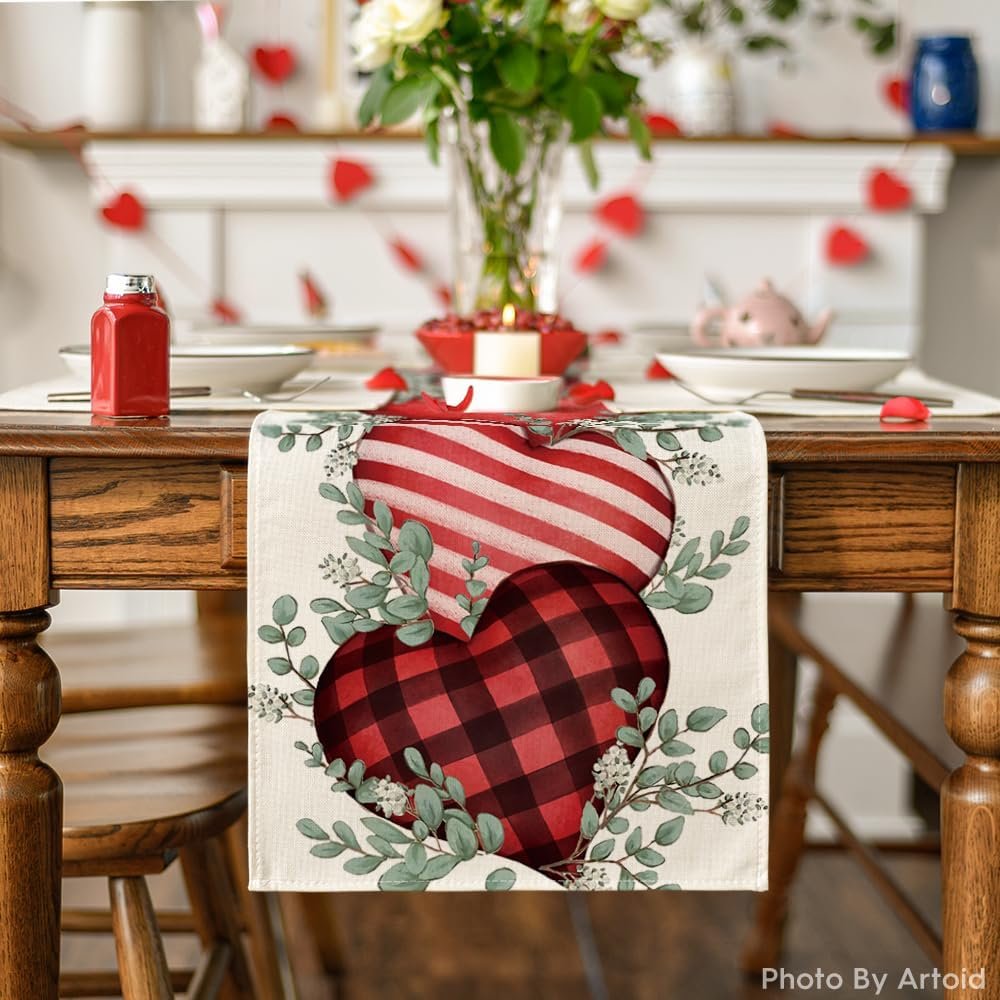 Wholesale Eucalyptus Hearts Valentine's Day Table Runner Holiday Kitchen Dining Table Decoration for Home Party Indoor 13x72 Inch Supplier
