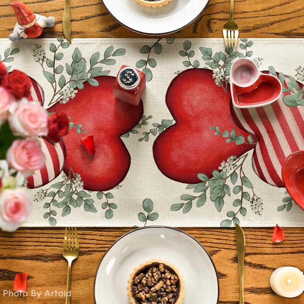 Wholesale Eucalyptus Hearts Valentine's Day Table Runner Holiday Kitchen Dining Table Decoration for Home Party Indoor 13x72 Inch Supplier