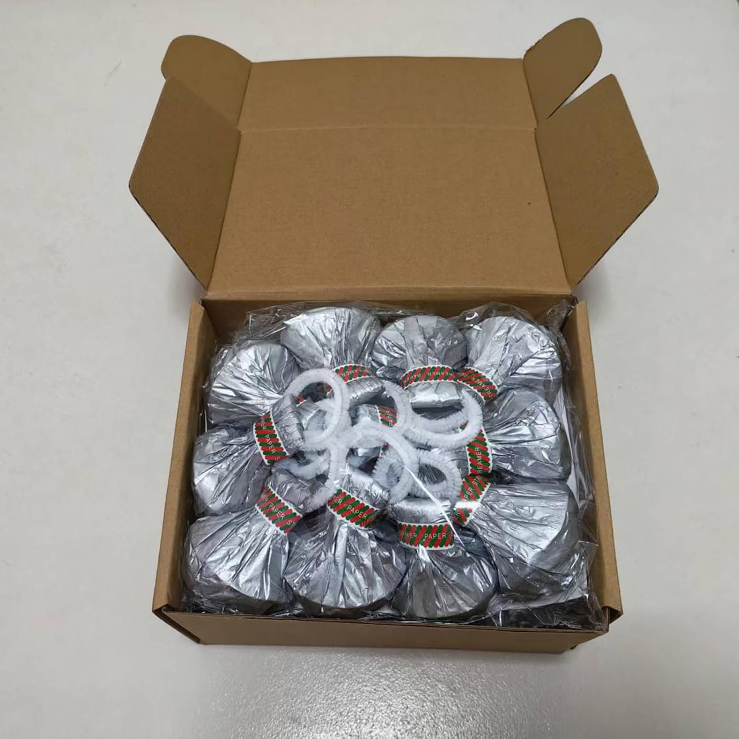 Wholesale 24-Pack Silver Hand Thrown Streamer Poppers Confetti No Mess Party Poppers for Weddings Birthdays Events Quiet Easy Cleanup Supplier Wholesale 24-Pack Silver Hand Thrown Streamer Poppers Confetti No Mess Party Poppers for Weddings Birthdays Events Quiet Easy Cleanup Supplier