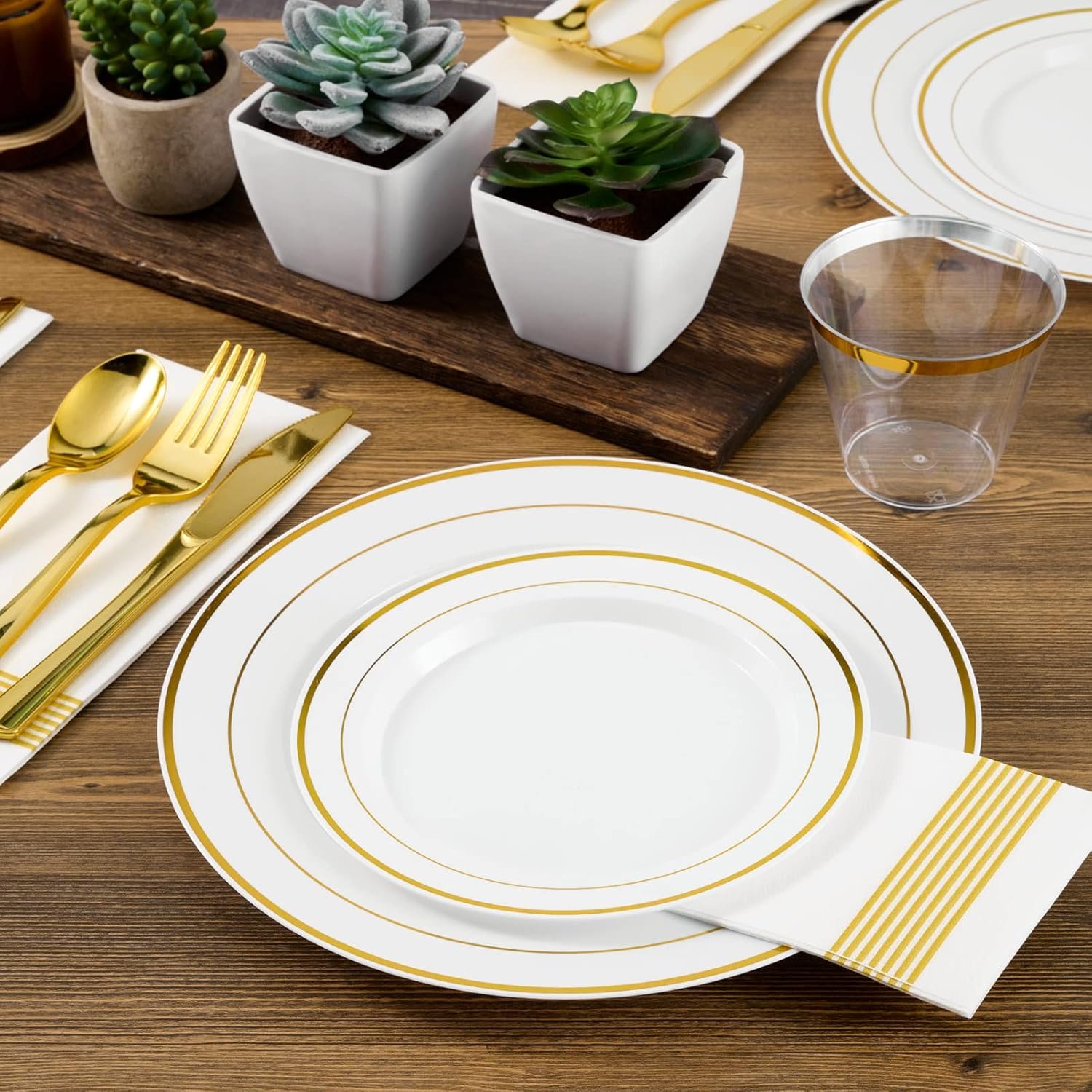 Wholesale 600 Ct Gold Dinnerware Set for 100 Guests Gold Rimmed Disposable Plastic Plates Includes 100 Dinner and Salad Plates Cups Cutlery for Wedding Parties Supplier