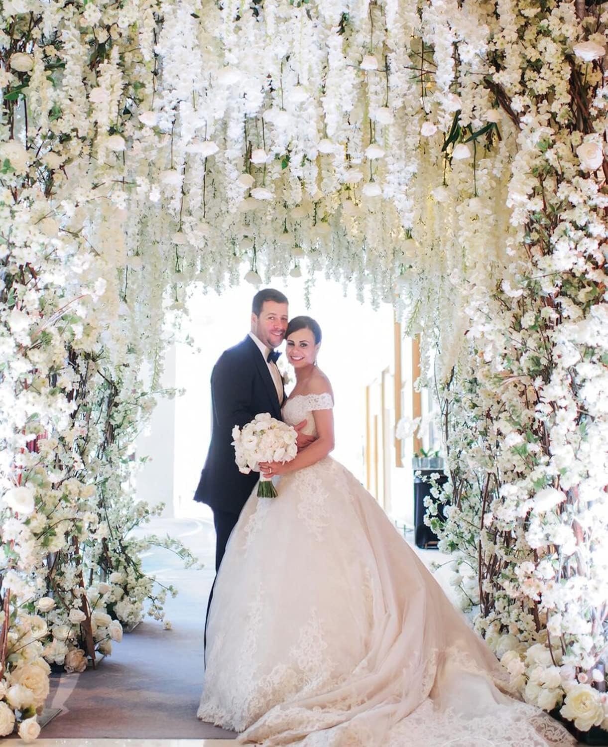 Wholesale 12Pcs 3.6 Feet Artificial Wisteria Flowers White Dense Fake Vine Hanging Garland Silk String Home Party Wedding Decor Supplier