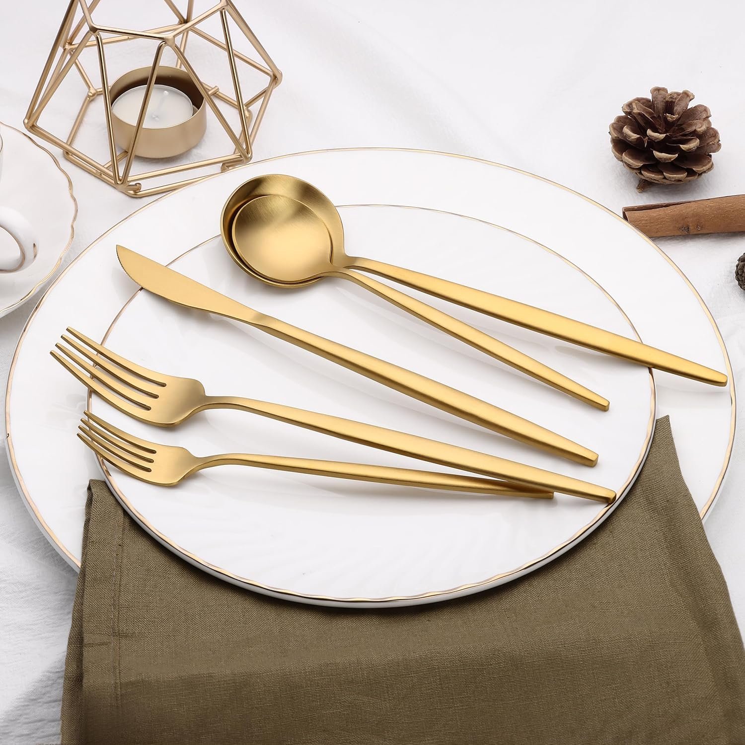 Wholesale 40-Piece Gold Stainless Steel Flatware Set for 8 Includes Forks Knives Spoons for Home Kitchen Restaurant Wedding Satin Finish Supplier Wholesale 40-Piece Gold Stainless Steel Flatware Set for 8 Includes Forks Knives Spoons for Home Kitchen Restaurant Wedding Satin Finish Supplier
