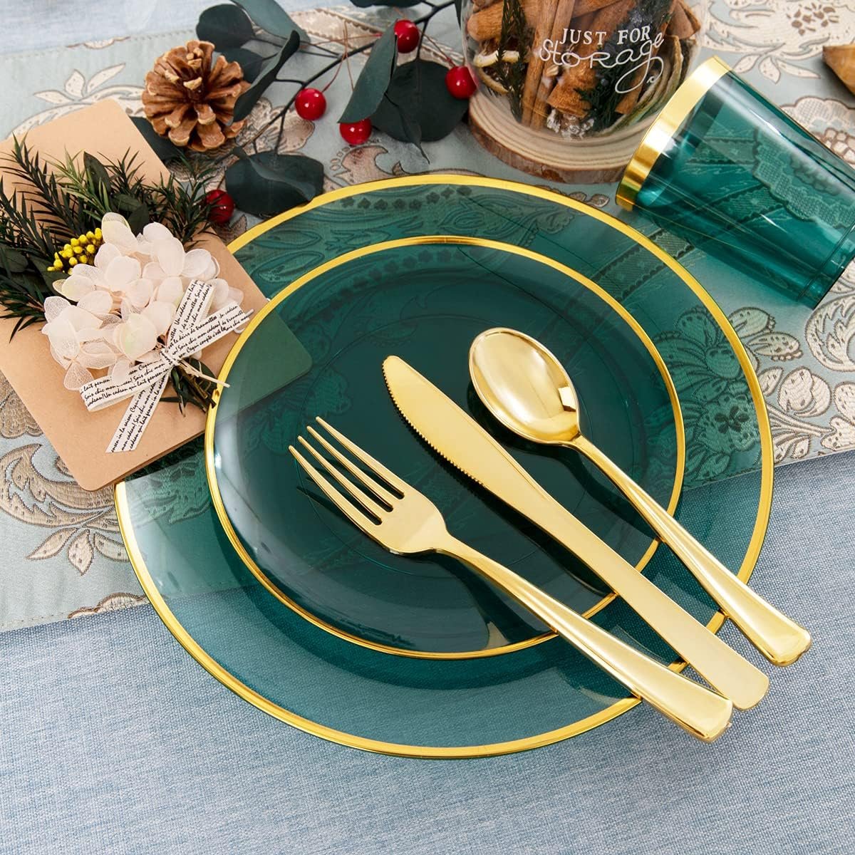 Wholesale 180 Pcs Emerald Green Disposable Plastic Christmas Dinnerware Set Including Plates Dishes Cups Tableware for 30 Guests Supplier