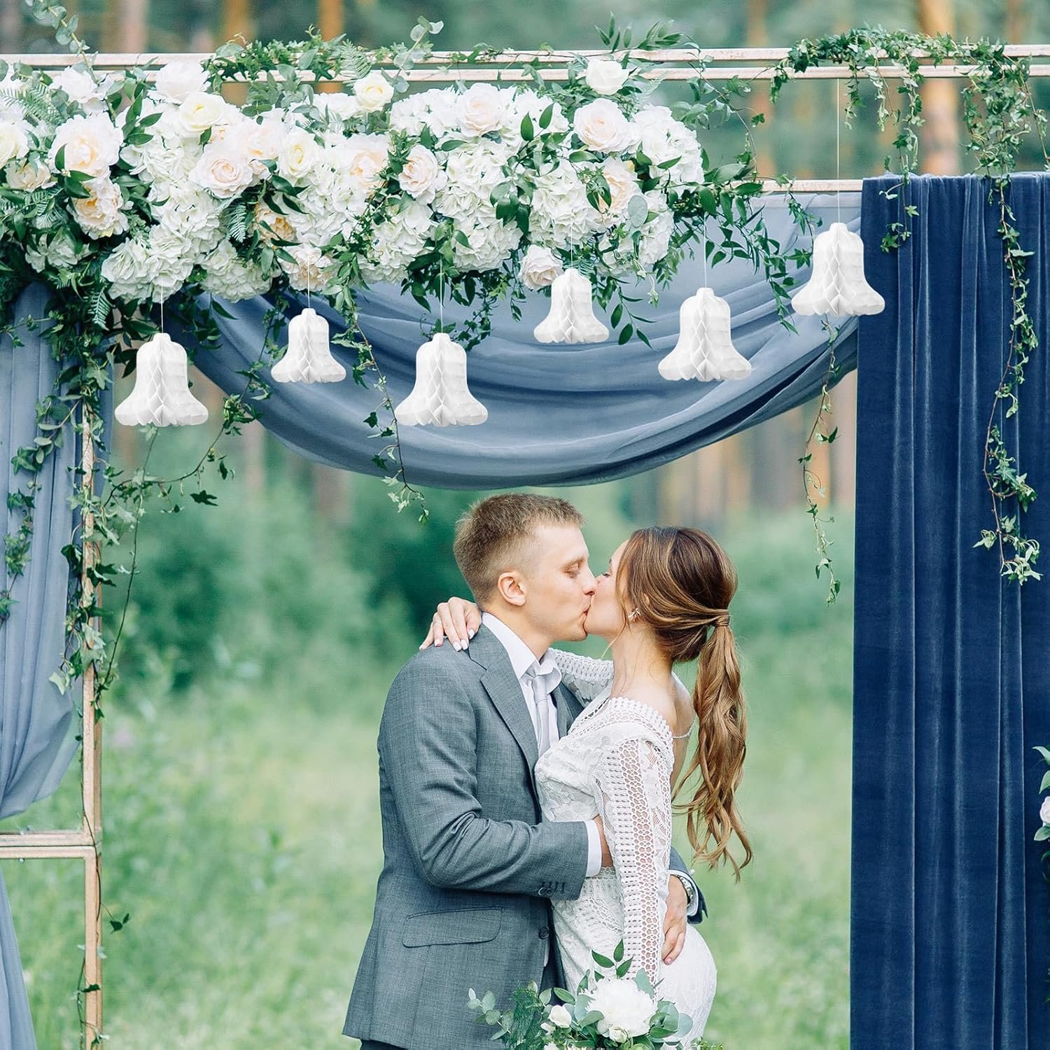 Wholesale 24 Pcs White Paper Hanging Honeycomb Wedding Bells Bridal Decorations for Ceremonies Parties Baby Showers Christmas 7.9 Inch and 11.8 Inch Sizes Supplier