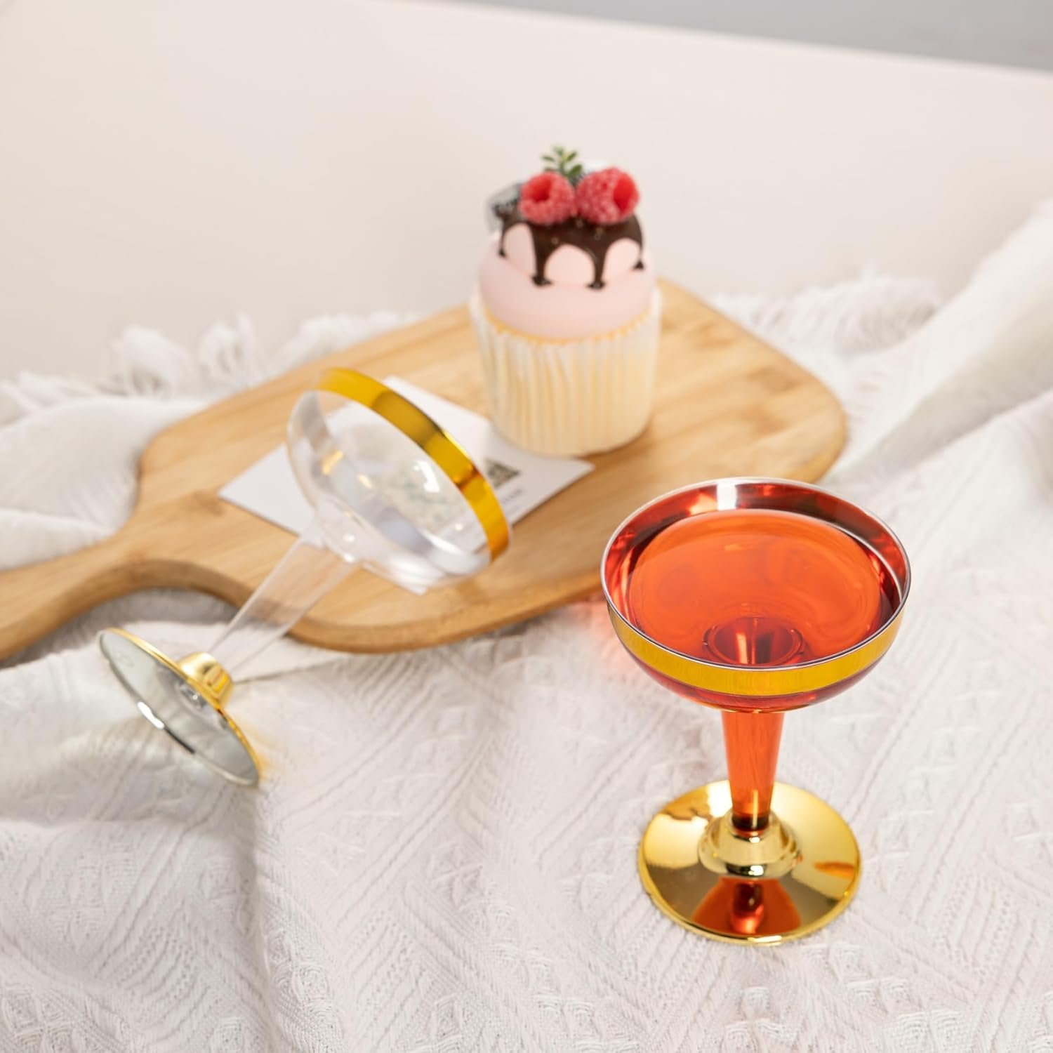 Wholesale 50PCS 5oz Plastic Champagne Coupe Glasses with Gold Rim Unbreakable Crystal Clear for Weddings Parties Birthdays Special Occasions Supplier