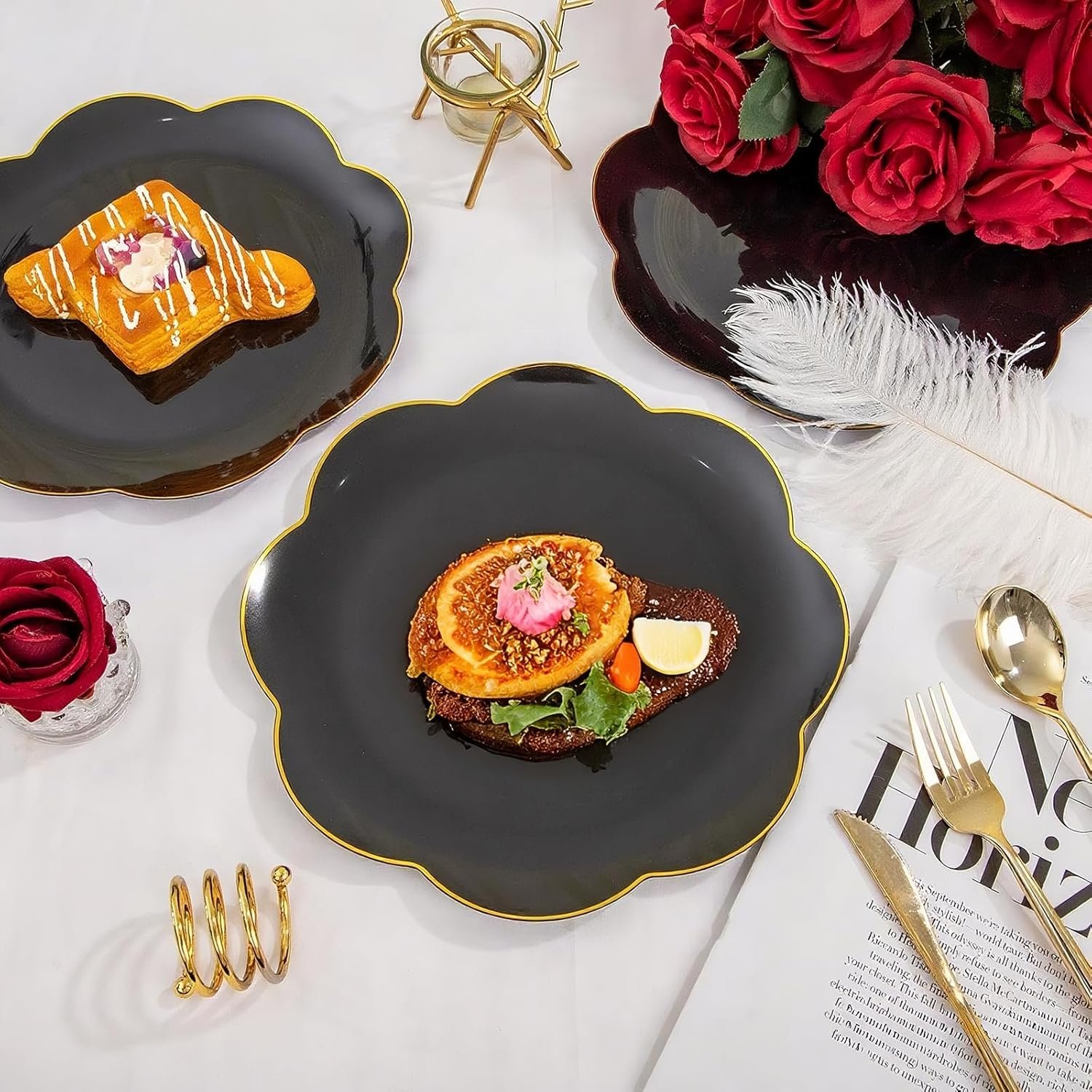 Wholesale 60 Pcs 10.25 Inch Black and Gold Scalloped Plastic Dinner Plates Disposable Heavy Duty Fancy Rim Tableware for Parties Christmas Supplier